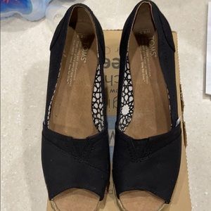 NWT! Black peep toe Toms